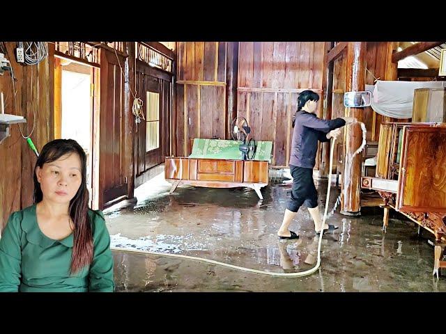 Ms. Tuyet cleans and wipes the house to make it cleaner