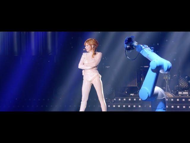 Mylène Farmer - C'est une belle journée (Timeless 2013 Live)