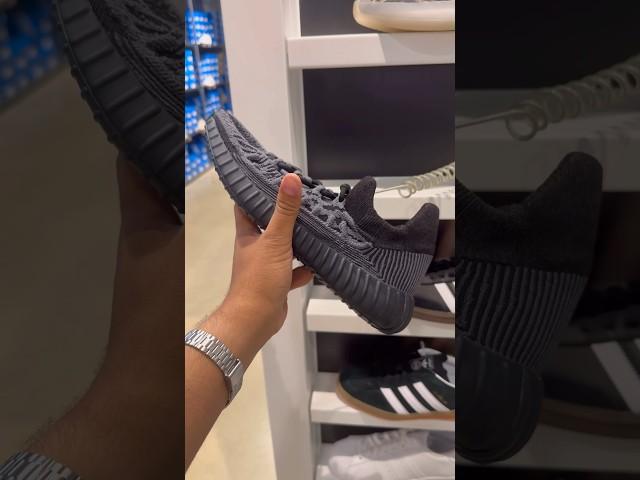 i found YEEZYS 50% OFF at the ADIDAS OUTLET! #yeezy #adidas #sneakers #sneakerheads #shoes #outlet