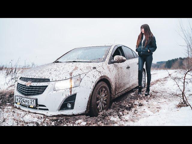 Russian girl stuck 33 trailer // Maria stuck in muddy snow in high heels ankle boots