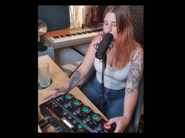 Charlotte Wessels 'Bad guy' looping cover