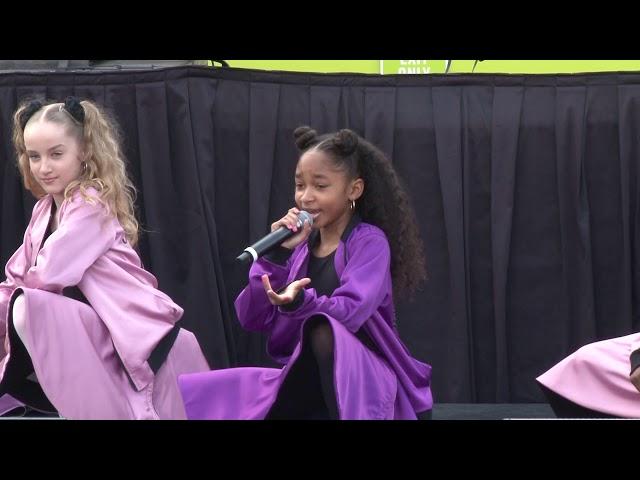 "CATCHY SONG" LEGOLAND GRAND OPENING PERFORMANCE