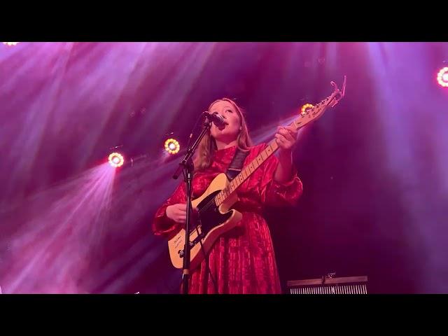 Julia Jacklin (Live) - Pool Party (Brooklyn, NY - Brooklyn Steel) (9/16/2022)