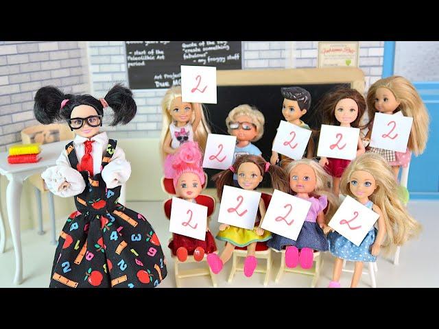 Барби Упала со Стула, Лиза на Замене Ставит Двойки Мультики для детей Куклы Игрушки Айкуклатв