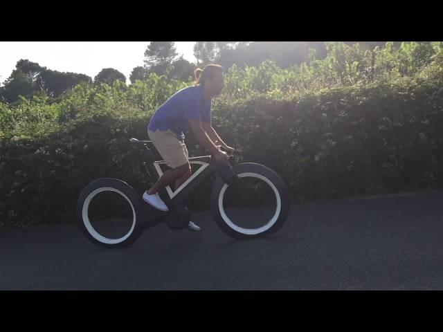 The Cyclotron Bike hubless spokeless daytime ride