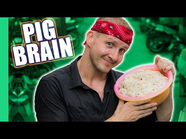 Pig Brain Soup (Súp cua óc heo) -  Vietnamese Street Food!