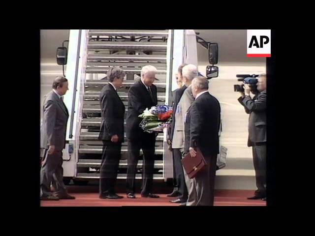 GERMANY: BONN: BORIS YELTSIN ARRIVES FOR TALKS WITH HELMUT KOHL