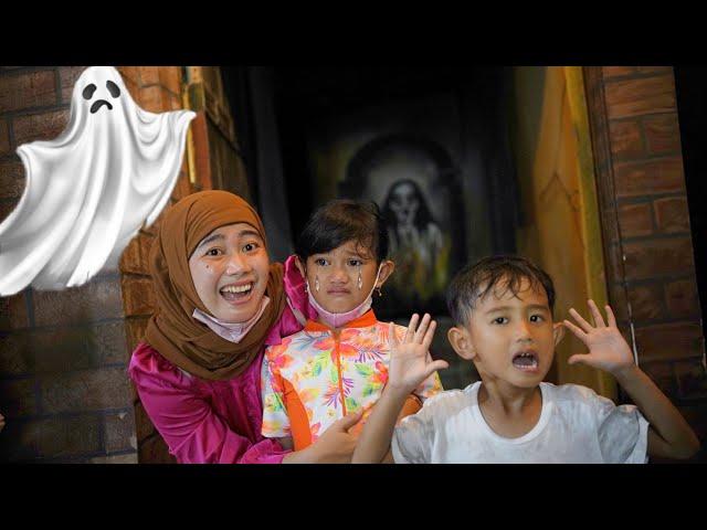 VLOG SERU KE RUMAH HANTU  DAN NAIK KERETA NAGA | Salsa and family