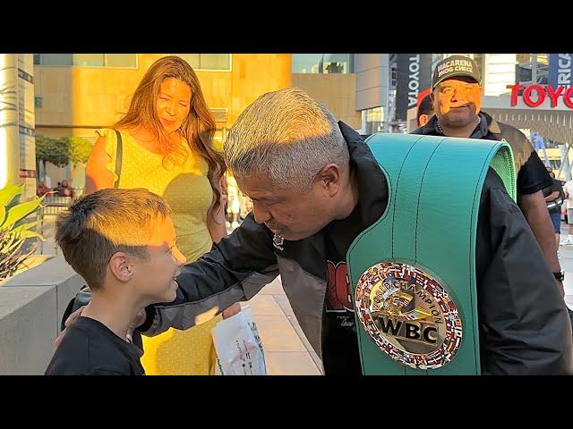 ROBERT GARCIA TELLS BOY “YOU’RE MY FUTURE WORLD CHAMPION! YOU’RE SPECIAL!” MEET JOHNNY