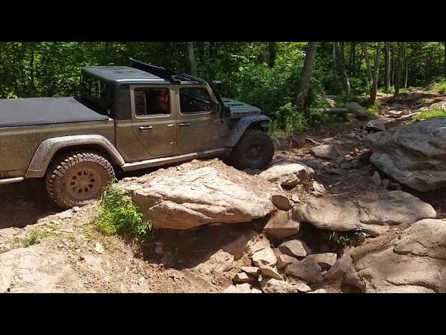 Jeeo Gladiator in Crawl Daddy at Rausch Creek Offroad Park