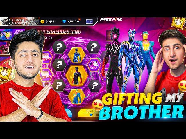 Gifting New Super Heroes Free Fire Bundle To My Brother  Opening All 3 Bundle - Free Fire