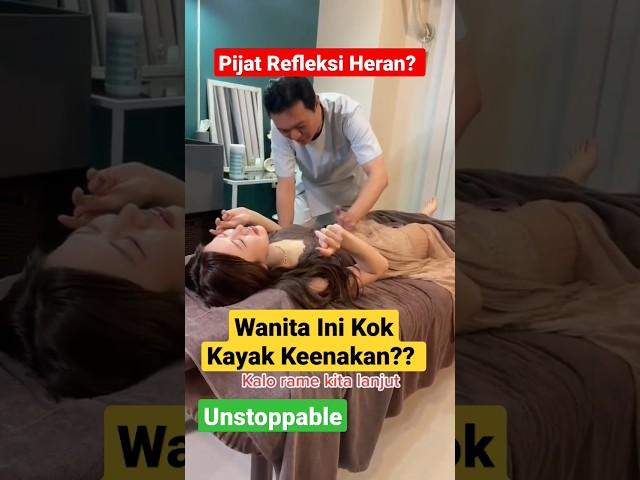 HOT ⁉️ PIJAT REFLEKSI DI SURABAYA WANITA CANTIK INI DIEM AJA, PEMIJATNYA COWOK LAGI #viral #shorts