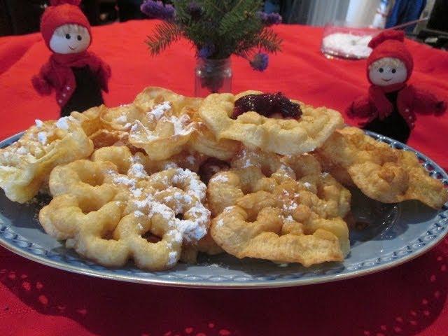 Scandinavian Rosette Cookies A traditional homemade Christmas cookie recipe for Jul! 