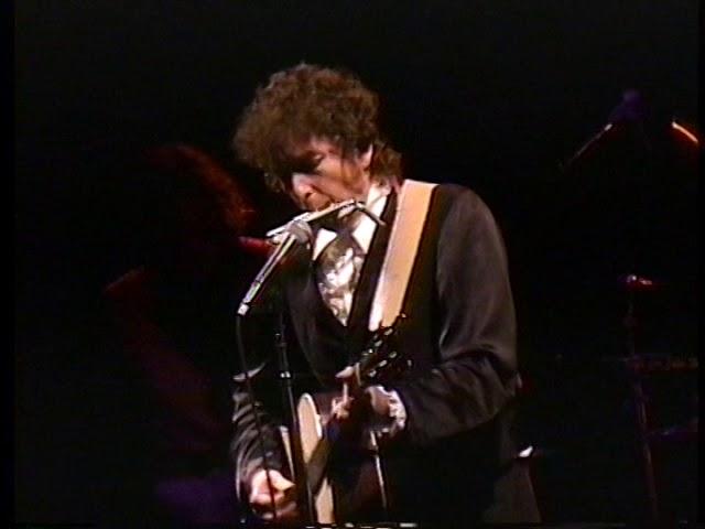 BOB DYLAN EASTMAN THEATRE ROCHESTER, NEW YORK USA  OCTOBER 11, 1992 DVD 1