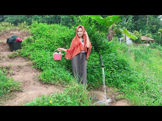 KEMBANG DESA MENCUCI DAN MANDI DI PANCURAN KINI TERSENYUM BAHAGIA MEMILIKI KAMAR MANDI SENDIRI