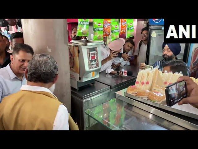 #WATCH | Haryana Minister Anil Vij Takes Action Against Shopkeepers At Ambala Cantt Bus Stand.