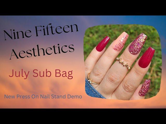  Press On Nail Stand Demo / Nine Fifteen Aesthetics July Sub Bag Press On Set / Liquid Layers 