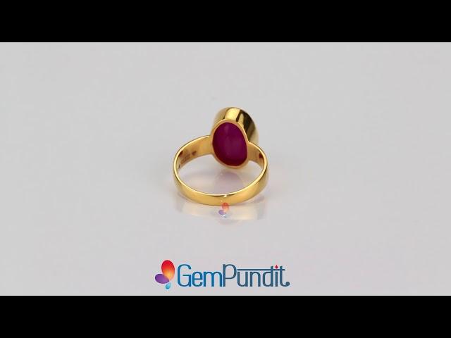 Beautiful Ruby gemstone ring in Gold