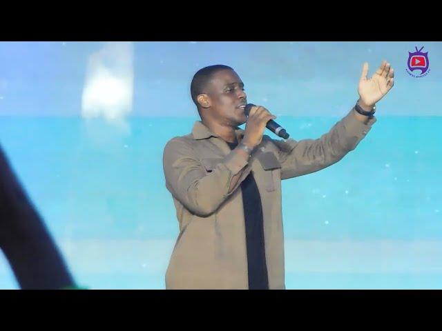 Luigi Maclean's powerful Worship Medley at Accra Sports Stadium || Joe Mettle Praise Reloaded