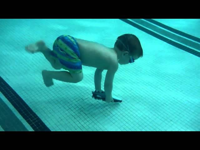 3yo William Diving down to get his 'Toypedo' torpedo