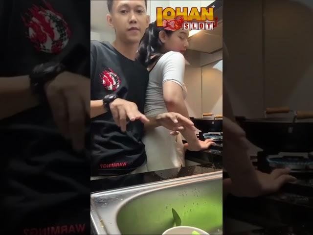 goyang di dapur ah #viral #fypシ #xyzbca #shorts #lohanslot