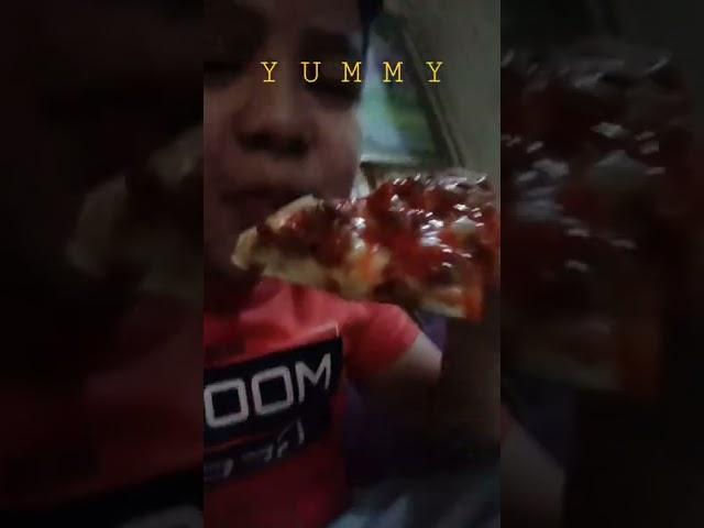 Destroying the way people eat pizza :)