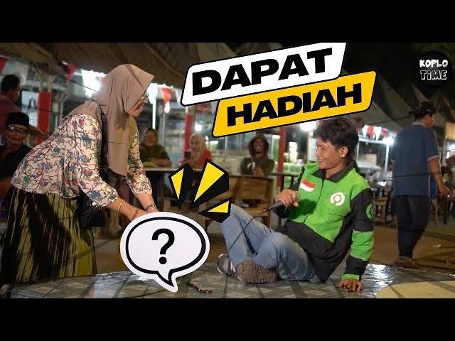 Awal mulanya ditertawakan endingnya malah dapat hadiah dari pengunjung