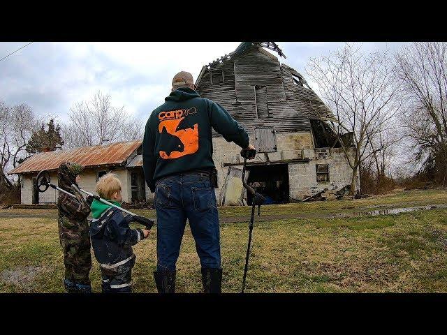 Metal Detecting a Civil War Era Farm - Treasure Hunting Abandoned Barn