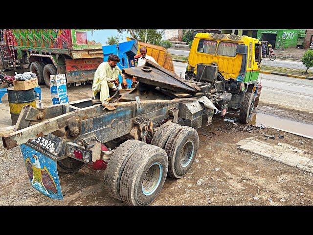 This truck was accident due to overload the truck hydraulic scissor hoist was fully damaged