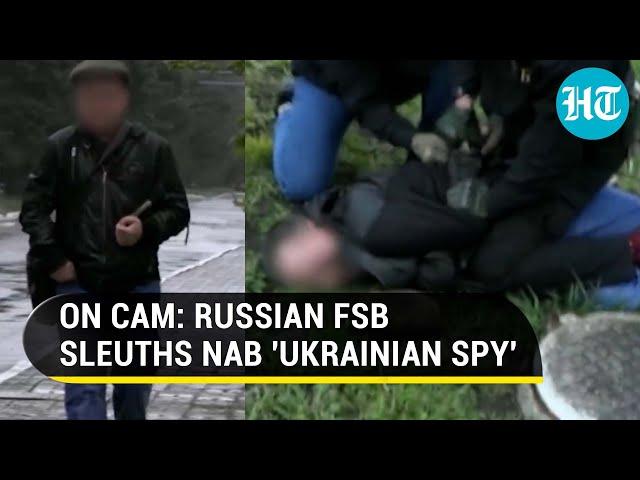 'Ukrainian Spy' in Russia walks on road; Watch how FSB sleuths nab him in dramatic operation