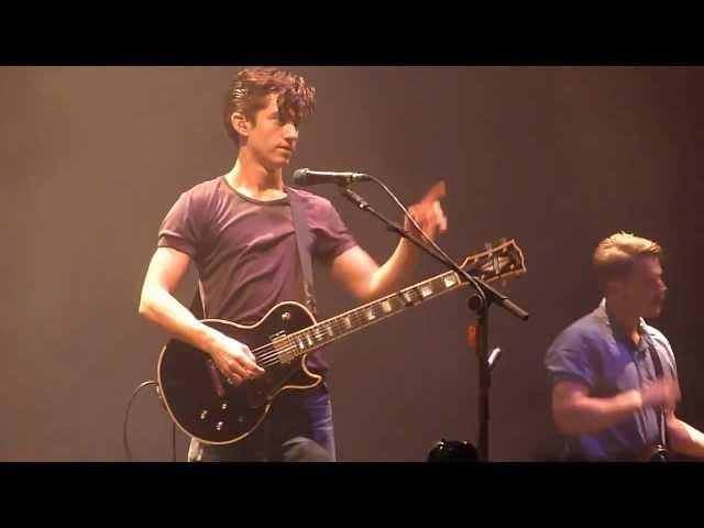 Arctic Monkeys - Evil Twin [Live at The O2 - 30-10-2011]