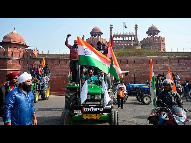 India: Farmers race tractors and storm Delhi's Red Fort during protests against agricultural reforms