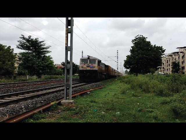 22717/18 | Rajkot - Secunderabad SF Express | Speed | Aggressive WDP4 Loco | #MrRailroad #railway