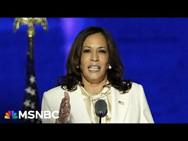 'She is a prosecutor running against a felon': Sen. Murphy touts Harris qualifications