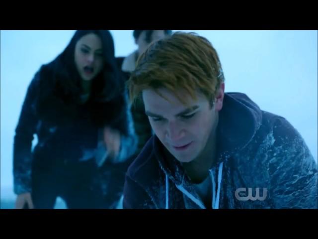 Riverdale 1x13 - Archie saves Cheryl at the frozen lake