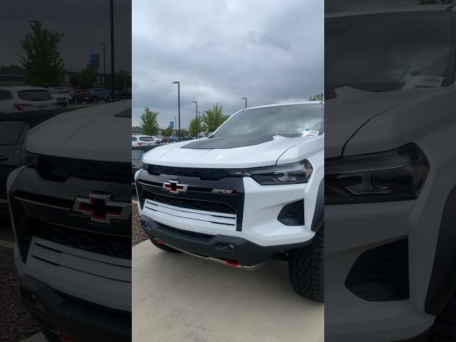 Difference in the Chevy Colorado  z71 and zr2 #chevy #gm #z71 #zr2 #colorado￼