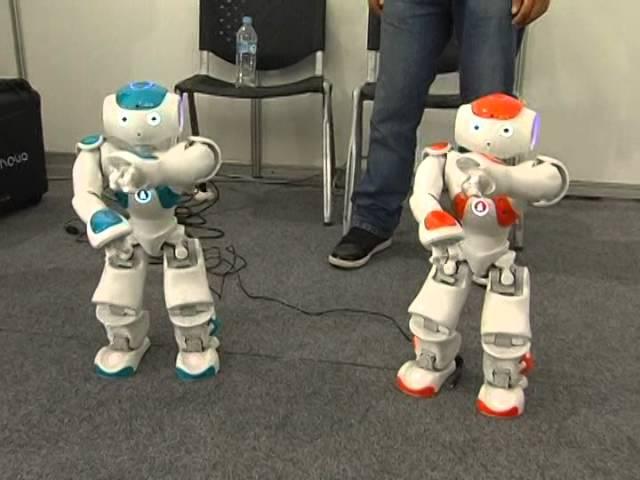 IMPRESIONANTE!!! ¿¿¿¡¡¡¡ROBOTS O HUMANOS?!!!! Y SU BAILE DEL CABALLO