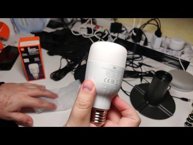 Xiaomi Mi Smart LED Bulb Essential - Unboxing and setup