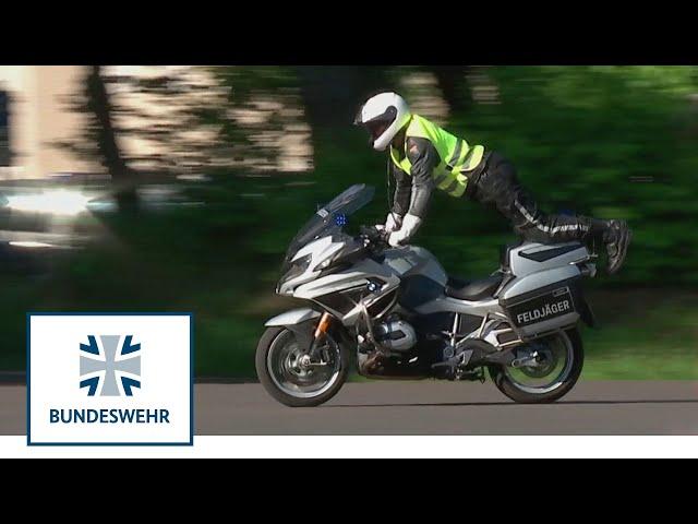 Feldjäger & Motorrad-Ass! Das krasse Training der Ehreneskorte der Bundeswehr