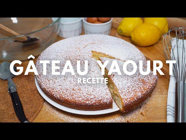 Recette du gâteau au yaourt moelleux et très facile ! 