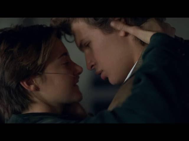 The Fault in Our Stars : Shailene Woodley kissing Ansel Elgort