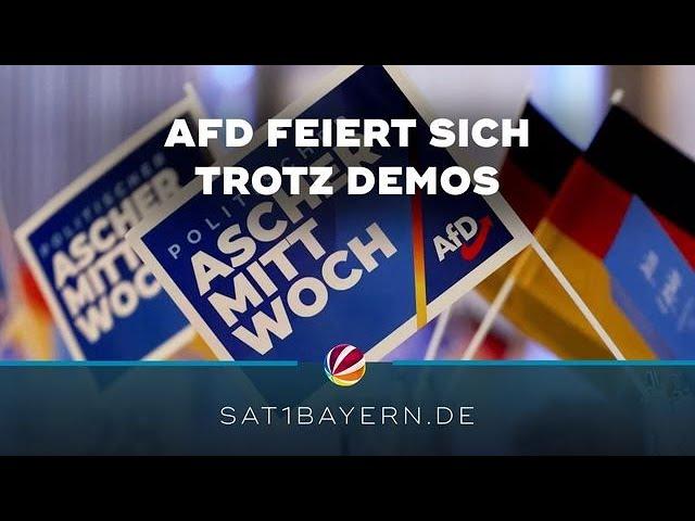 Politischer Aschermittwoch in Osterhofen: AfD feiert sich trotz Demos