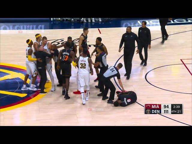 Nikola Jokic shoves Markieff Morris after Morris fouled him at halfcourt 