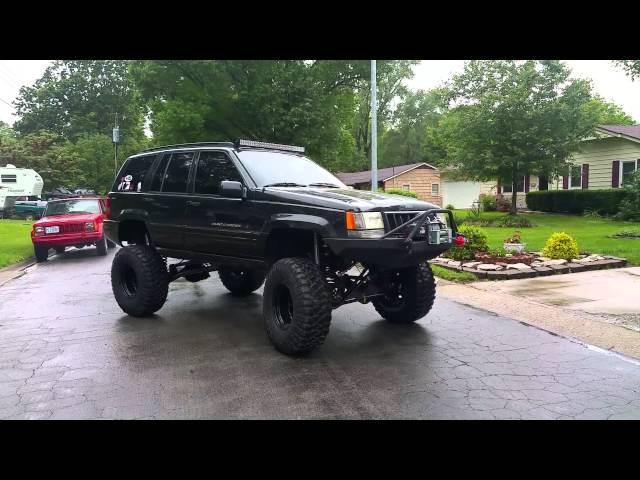 Lifted Jeep Grand Cherokee 5.9 ZJ.