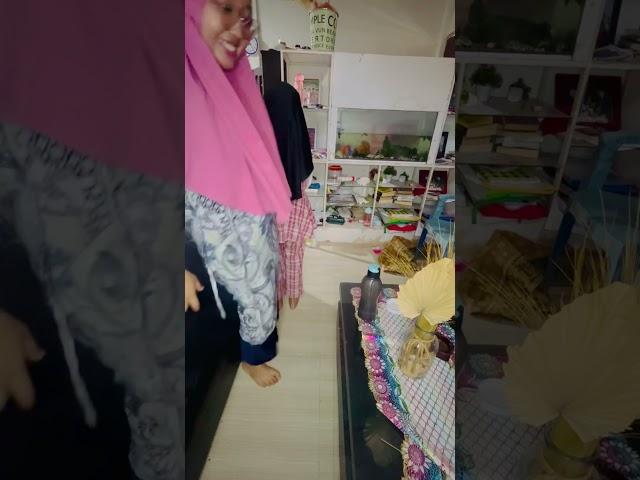 Ade qeisya ultah di kasih surprise sama kaka ayyi..