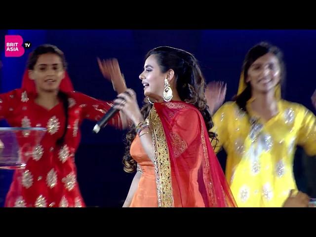 Sunanda Sharma Performs Live at Punjabi Film Awards 2018