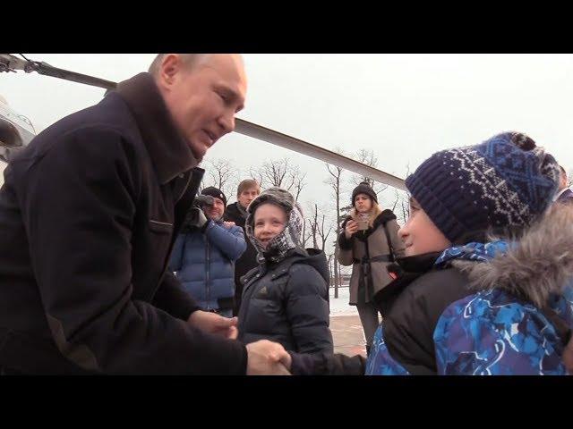 «Я бы с тобой полетал, но надо работать»: Путин исполнил мечту мальчика о вертолетной экскурсии