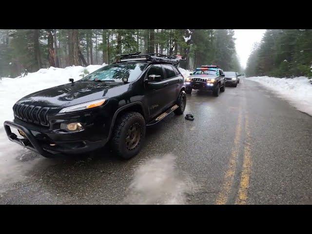 WJ Grand Cherokee playing in the snow