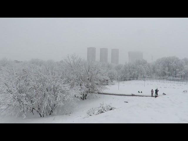 Заснеженная набережная. Левый берег.