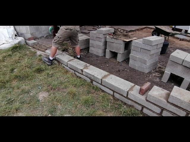 Bricklaying, block wall build